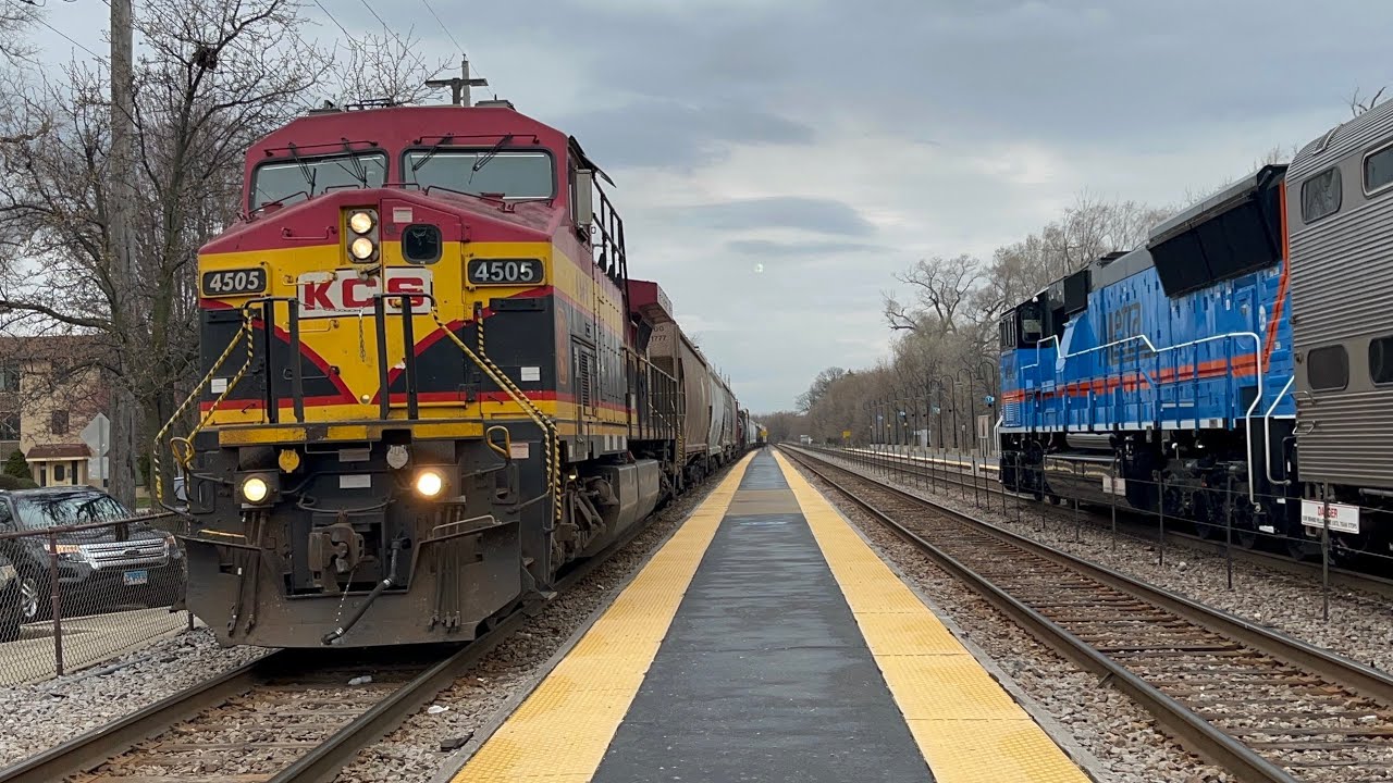 Kansas City Southern 4505 ac4400cw leading solo a train at River Grove ...