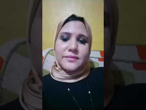 جار يكسر العين السحرية على جارته ويتلصص عليها