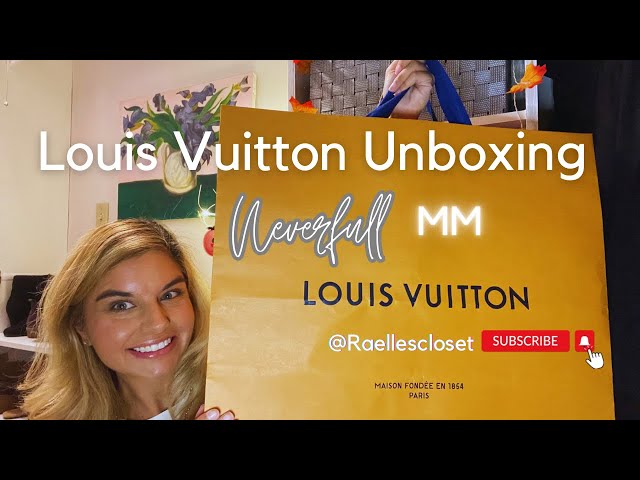 Louis Vuitton Essential V Necklace, Unboxing + Mod Shots