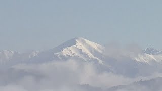 飛騨高山「朝霧」で“雲海”が一面に広がる 岐阜・高山市の情報カメラがとらえた絶景