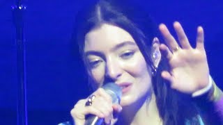 A World Alone ❤ Lorde - live @ Casino De Paris 2022 (Solar ☀️ Power Tour)