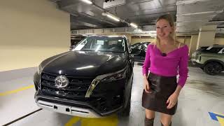 Простой и понятный Toyota Fortuner. Лиса рулит