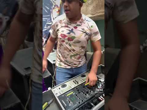 مهرجان جت الملوك احمد سعد وعنبه شوف دوشه عمل اي