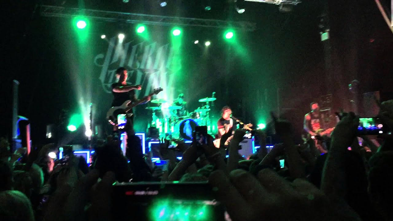 Hold on till may Pierce the Veil live Newcastle YouTube