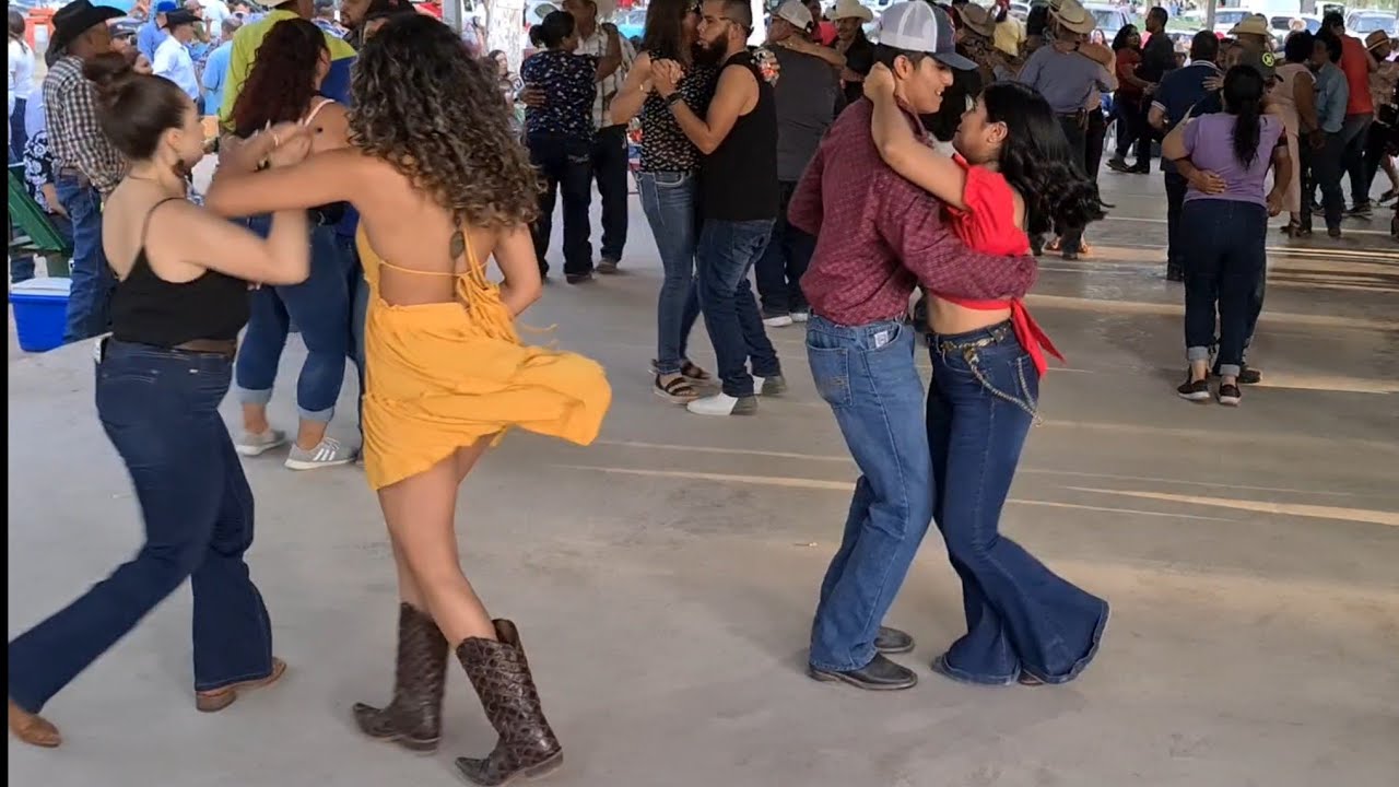 El baile de El Bosque De Aldama lo mejor