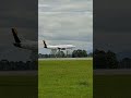 El chiquitin el boeing 737 llegando #viral #aviation