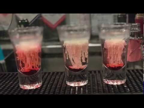 Видео: Какво да поръчате на летищен бар: Най-добрите коктейли и напитки