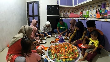 Masak dan makan udang goreng sambal thailand setelah mancing bareng keluarga.