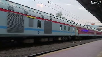 Evening Trainspotting Session Ft. 5 @ Akurdi, Pune Suburban - CENTRAL RAILWAY, PUNE DIVISION. 