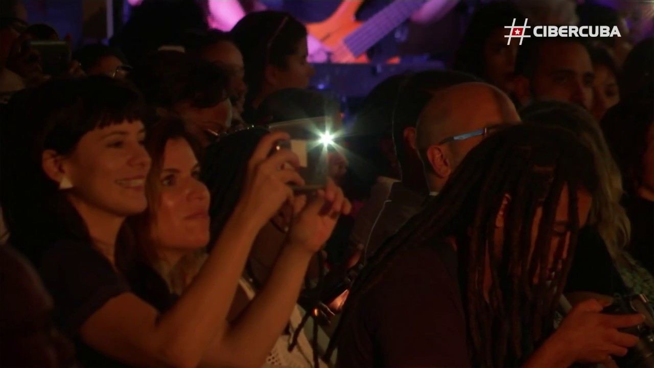 Casa de moda cubana Clandestina se une a Google para un desfile