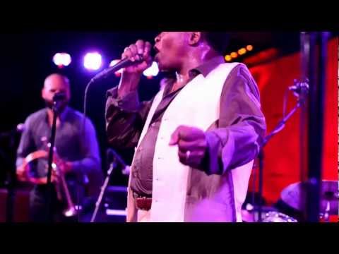 Lee Fields & The Expressions -- Honey Dove live at North Sea Jazz Club Amsterdam
