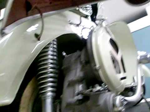 Vespa Faro Basso - YouTube