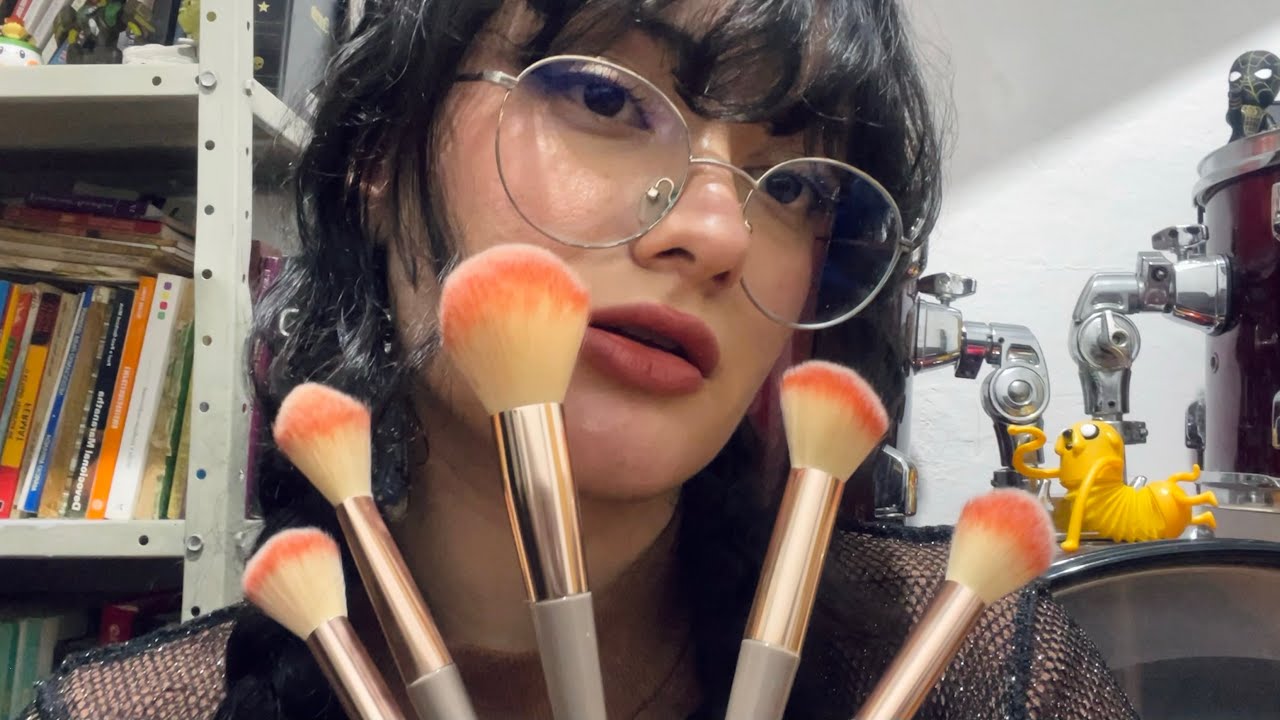 ASMR CASEIRO: PINCEL NA TELA E TIRANDO SUAS ENERGIAS NEGATIVAS (palavras positivas) 