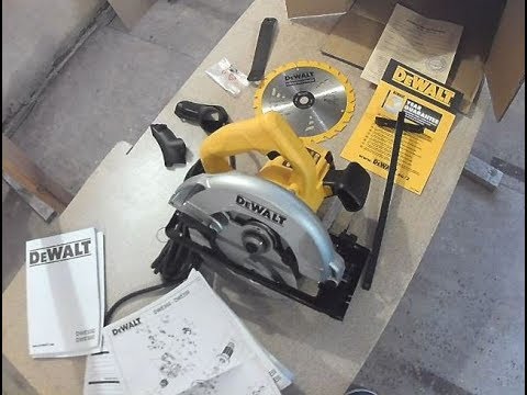 Дисковая пила DeWalt DWE560