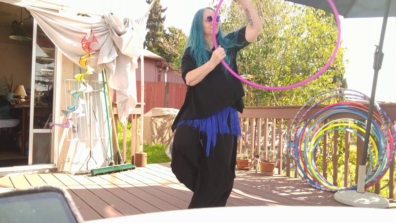 Hula hoop flow 🦋 moderat / bad kingdom