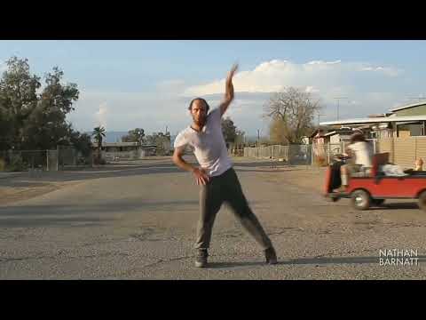 Trevor dancing to the sound of kesha/Trevor dançado ao som de kesha