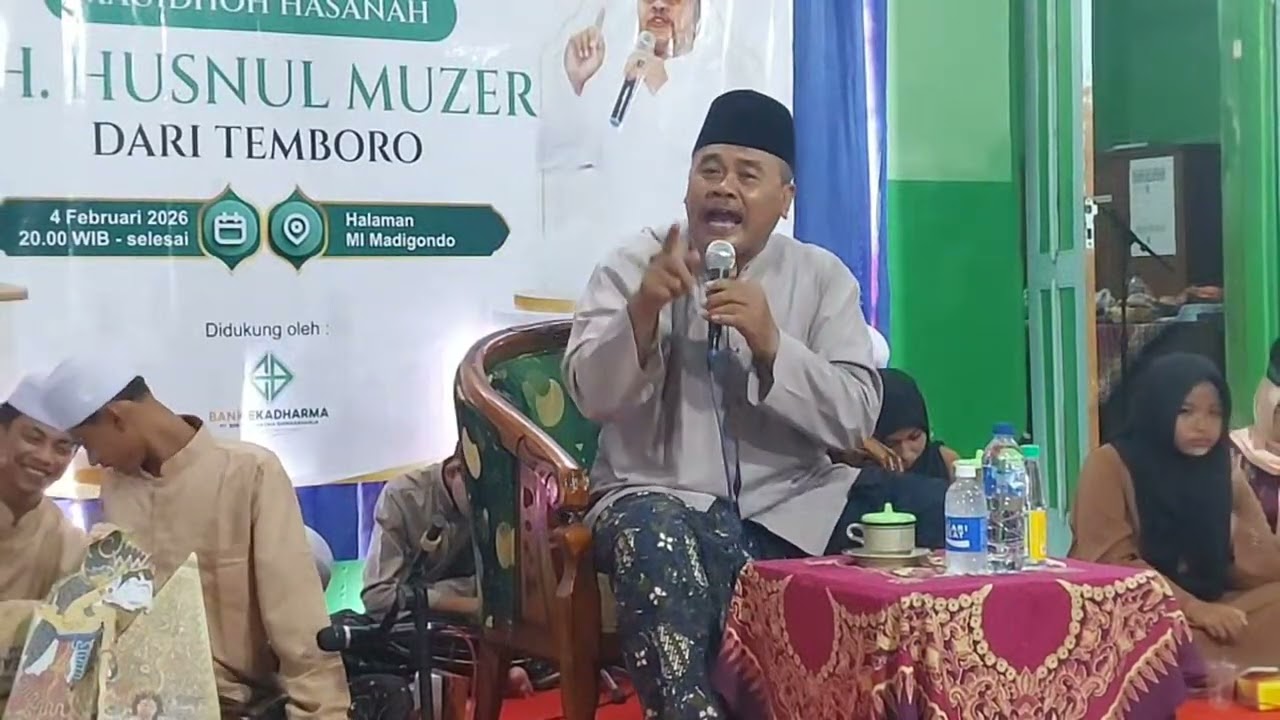 Sorotan 1.43.34 - 1.48.34 KH.HUSNUL MUZER & Hadrah Hubbun Nabi pada Milad ke-59 MI.Madigondo Magetan