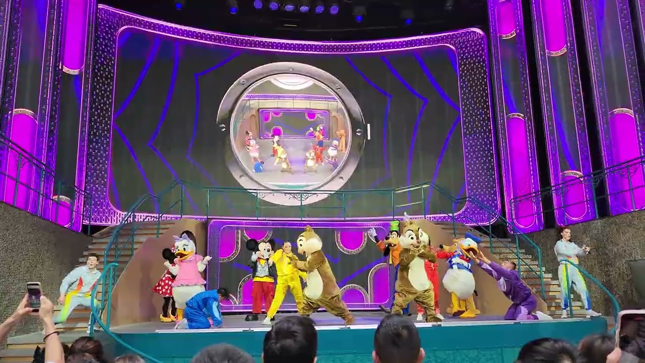 Mickey's Color Spin Dance Party - Disney Adventure - Disney Cruise Line