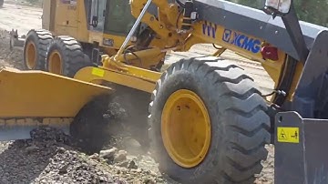 XCMG GR2205 Motor Grader fights against the boundless and rough road in Turkey.