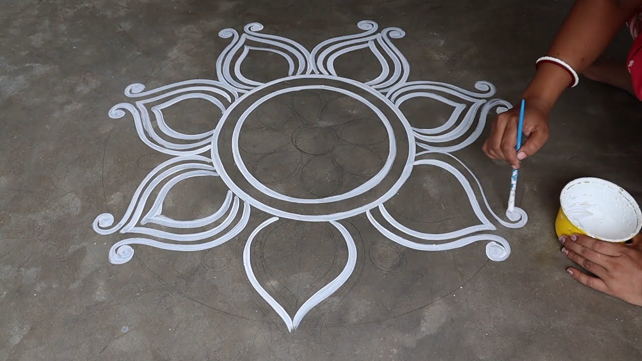 easy rangoli designs / simple muggulu designs / Beautiful festival color kolam  / how to draw alpona