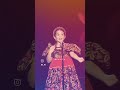 كأنها طالعة من كوكب زمردة إيميليا ذا فويس 