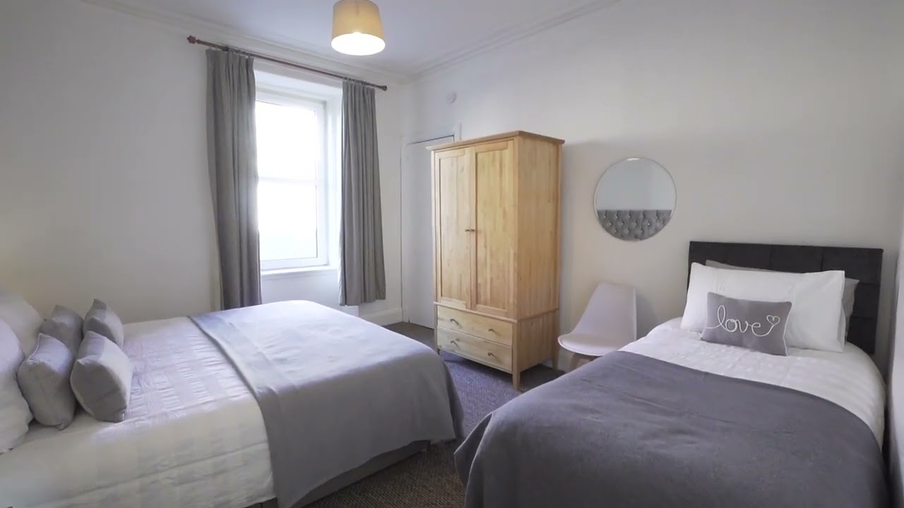 Dwellcome Home South Mount Street Three Double Bedroom Self Catering Serviced Apartment