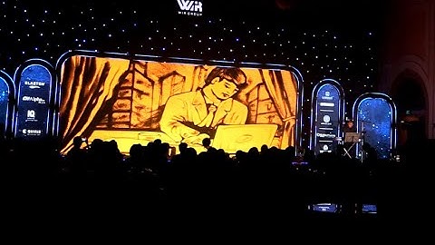 Nghệ sĩ tranh cát Nguyễn Tiến biểu diễn tại wir group ( hành trình nghèo khó của anh chủ tịch )