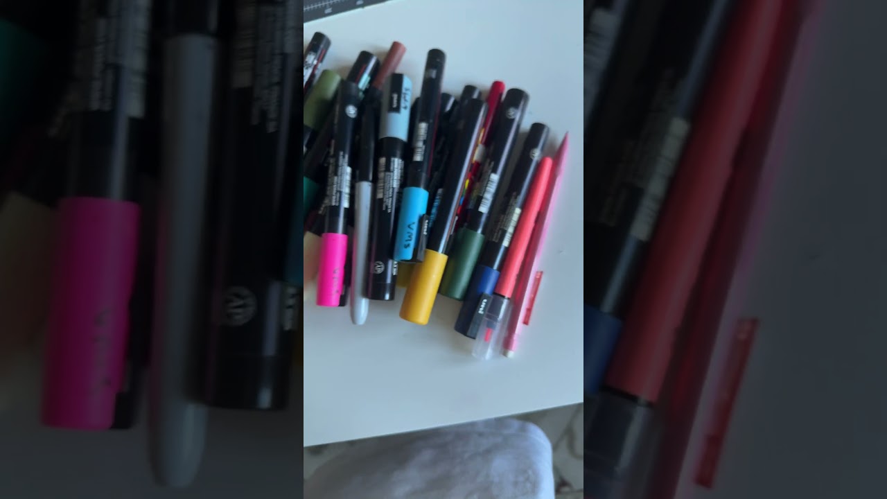 if you sit next to me then you know who i am. the sliced finger should give it away.