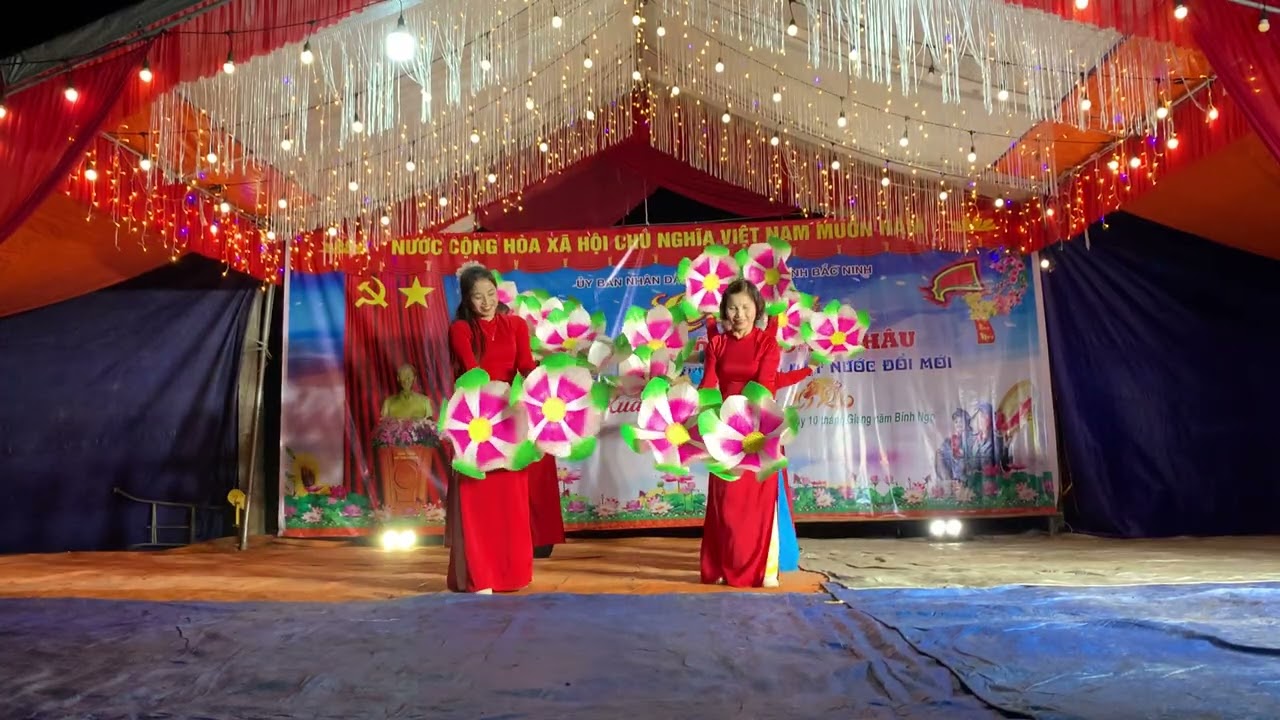 Con lên chùa dâng hoa 