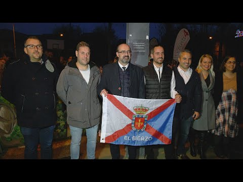 San Andrés de Montejos estrena la cubierta de la plaza con el encendido de la iluminación navideña