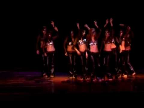 DANZA ARABE GOTHICA-CAMALEONICA-TEATRO BROADWAY arabella lyrics