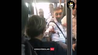 Sansürsüz Otobüste Kadin Adama Ağir Küfürler Edi̇p Vuruyor 18 O..çocuğu Diyor