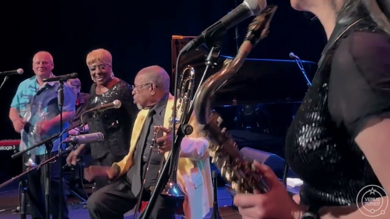 Fred Wesley & The New JB's: Pass the peas/Cold Sweat/Gimme some