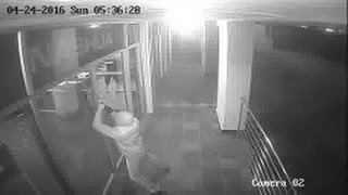 WATCH: Laid-back thieves steal electronics worth R100 000