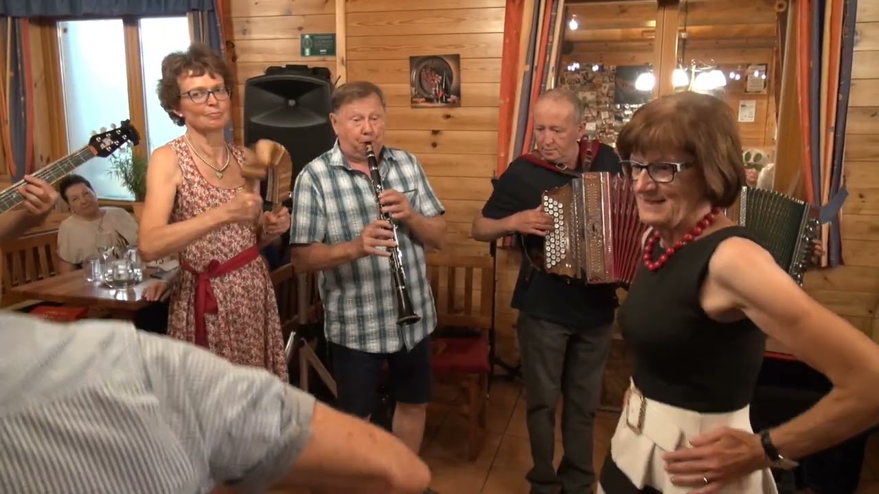 Sänger  u.  Musikantenstammtisch  beim  Buschenschank  Friedl  ---   13.6.2025  ---   2. Teil.