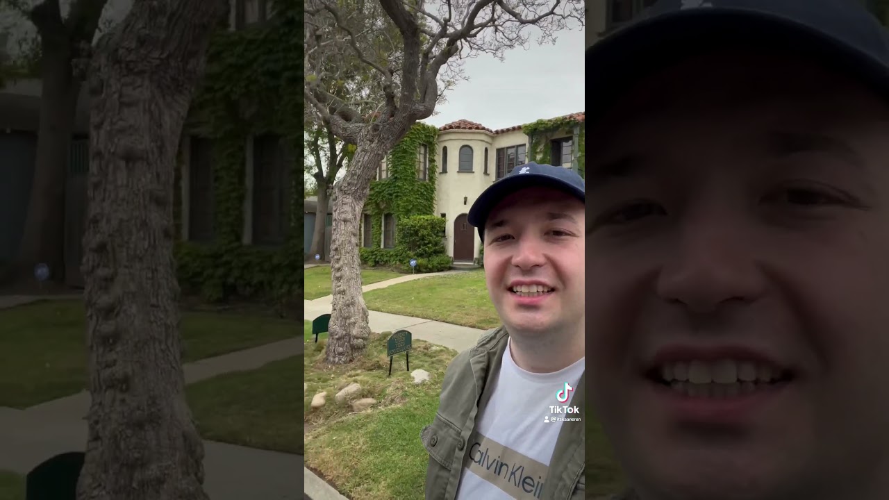 Modern Family Houses I Cam & Mitchell - Phil & Claire 