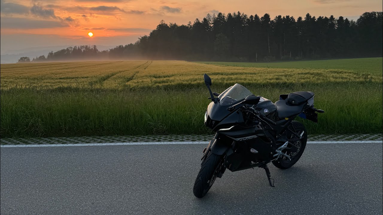 Sunset ride with my first bike (Yamaha YZF-R125 2024)
