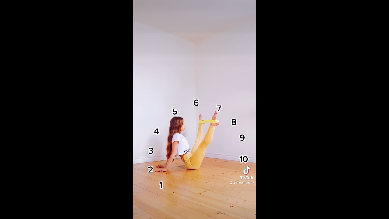 Anna McNulty Viral Stretch TikTok