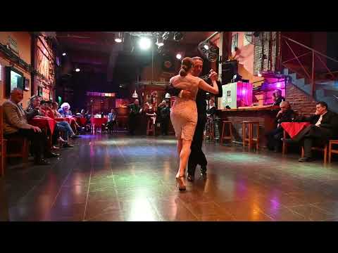 Gustavo Rosas. Milonga Demo con Rebecca O´Laoire en CARO TANGO.Abril 2023.Buenos Aires.ARG.