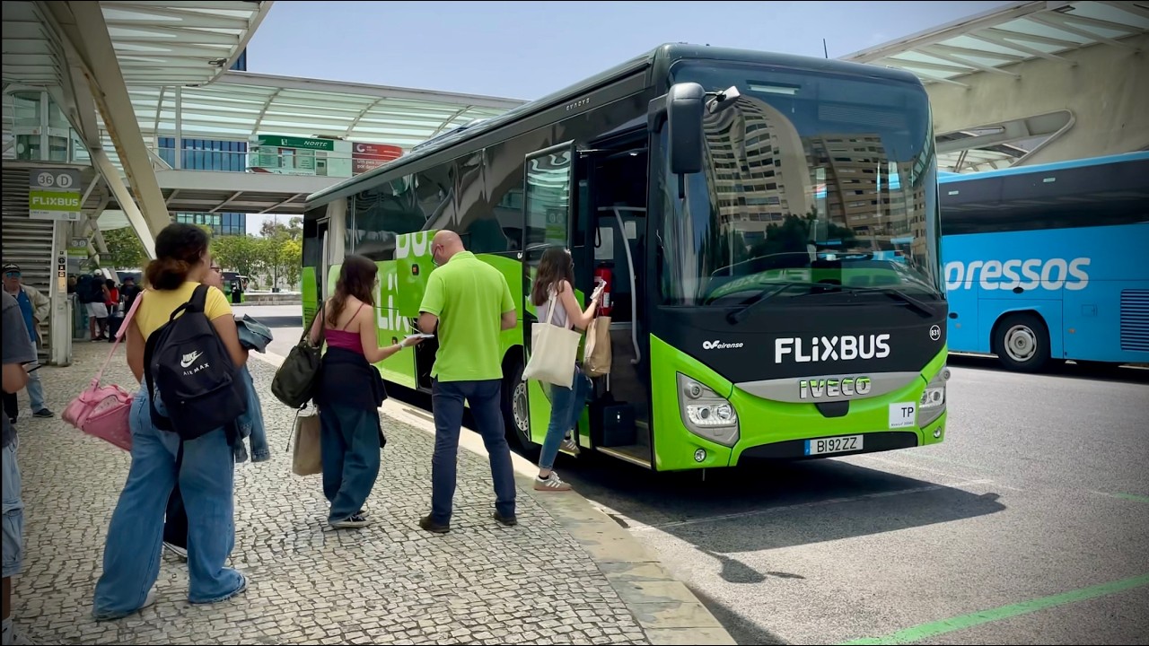 ÔNIBUS RODOVIÁRIOS NA GARE DO ORIENTE: MOVIMENTAÇÃO DE ÔNIBUS EM LISBOA