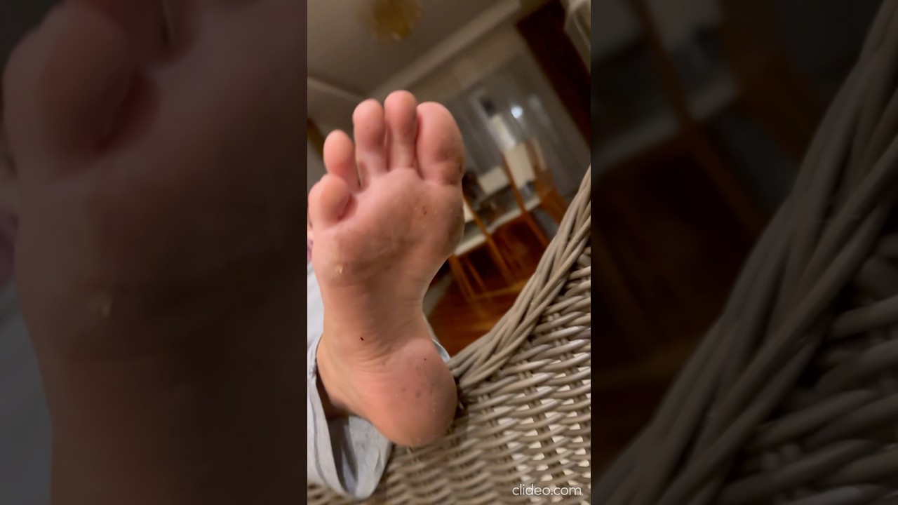 Candid cousin dirty sole on chair