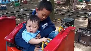 Bayi Naik Kereta Keretaan Bareng Abang Baby Gibran