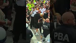 Jalen Brunson's Father, Knicks Asst. Coach Rick Brunson arrives at parade #shorts