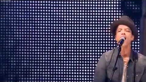 Bruno Mars - Nothin on You @ BBC Radio 1