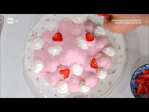 Video: Profiteroles Con Ripieno Di Fragole