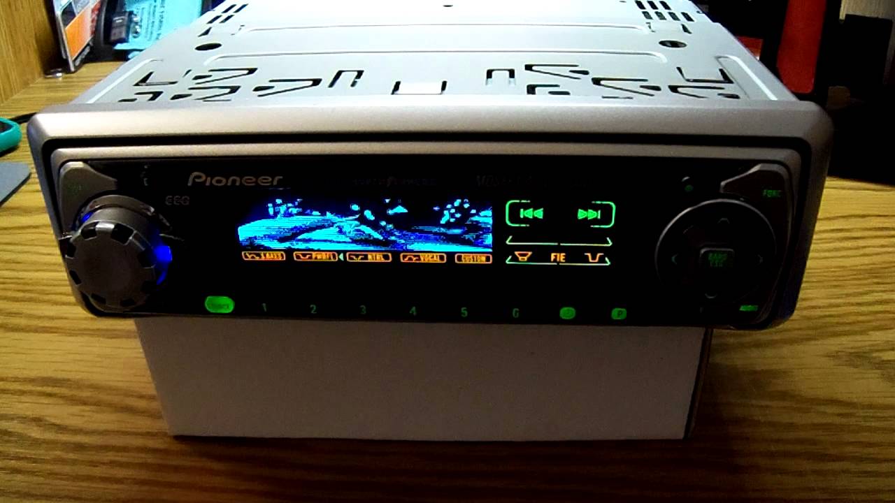 Old School head unit - Pioneer DEH-P8250 with animated display - YouTube
