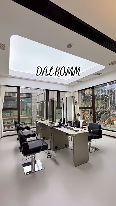 🖤✨ DAL.KOMM Sleek Black Styling Chair – Modern Luxury for Professional Salons ✨🖤