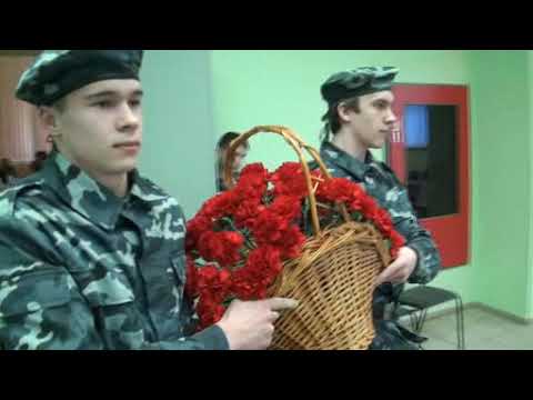 "Остаться навсегда молодым..."-музыкально-литературный реквием(2011г.). Школьный театр "Перекрёсток" "Остаться навсегда молодым..."-музыкально-литературный реквием(2011г.). Школьный театр "Перекрёсток"