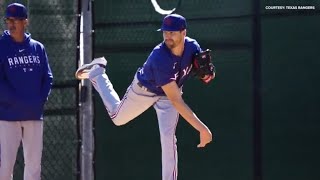 Jacob deGrom throws first bullpen pitches during Texas Rangers spring training