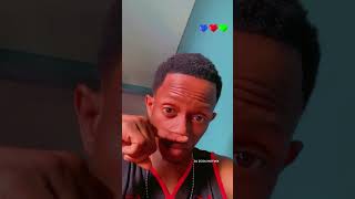 DJ Zizou, DJ et producteur sénégalais très connu, notamment pour ses mix et de musique africaine.